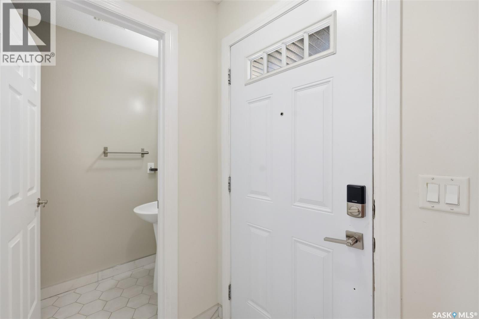 422 Blakeney Crescent, Saskatoon, SK