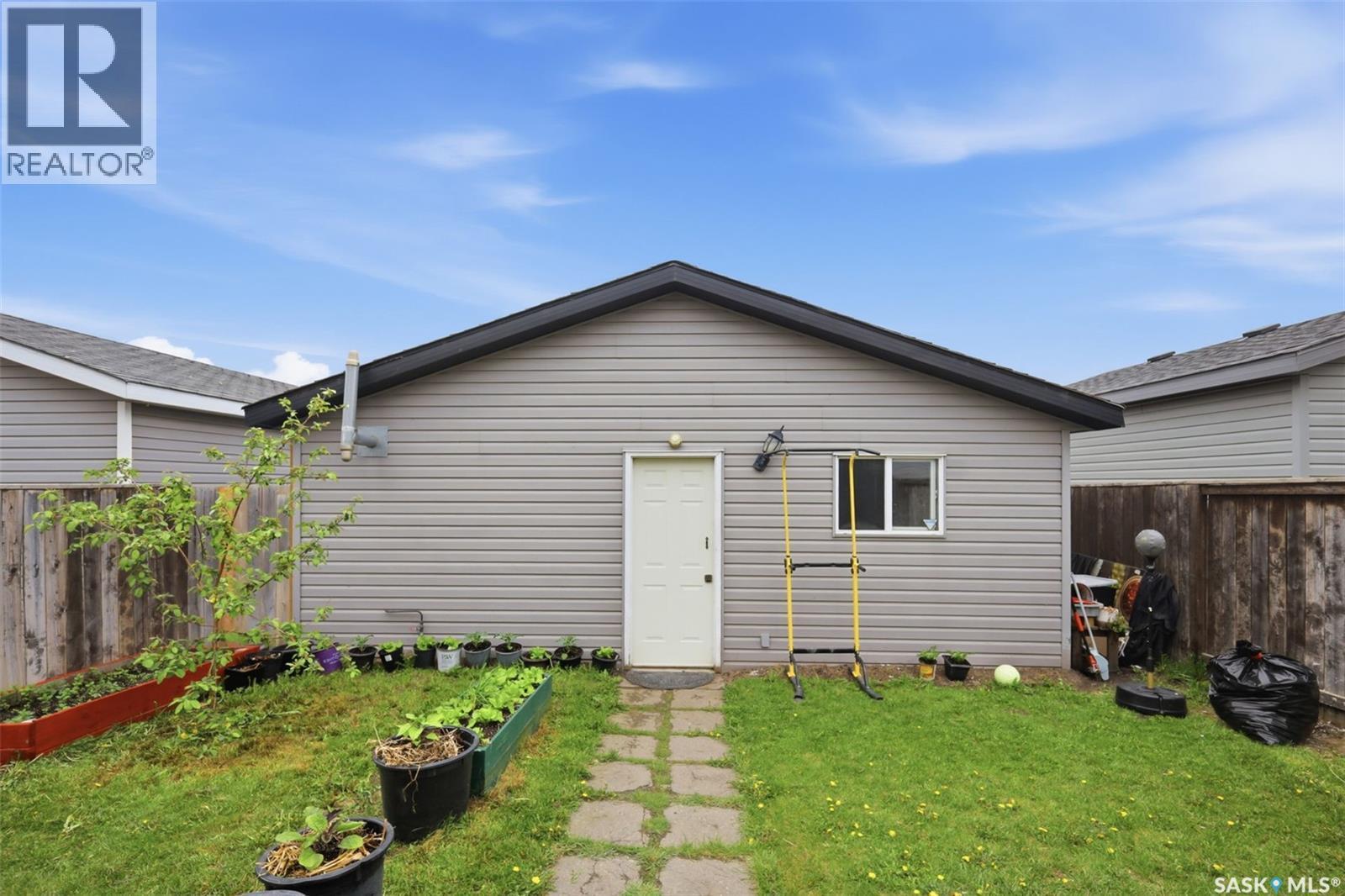 422 Blakeney Crescent, Saskatoon, SK
