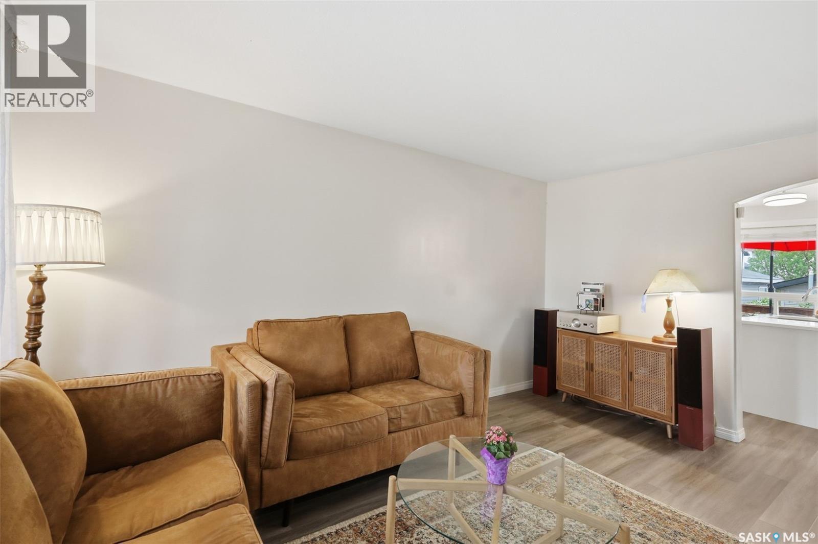 422 Blakeney Crescent, Saskatoon, SK