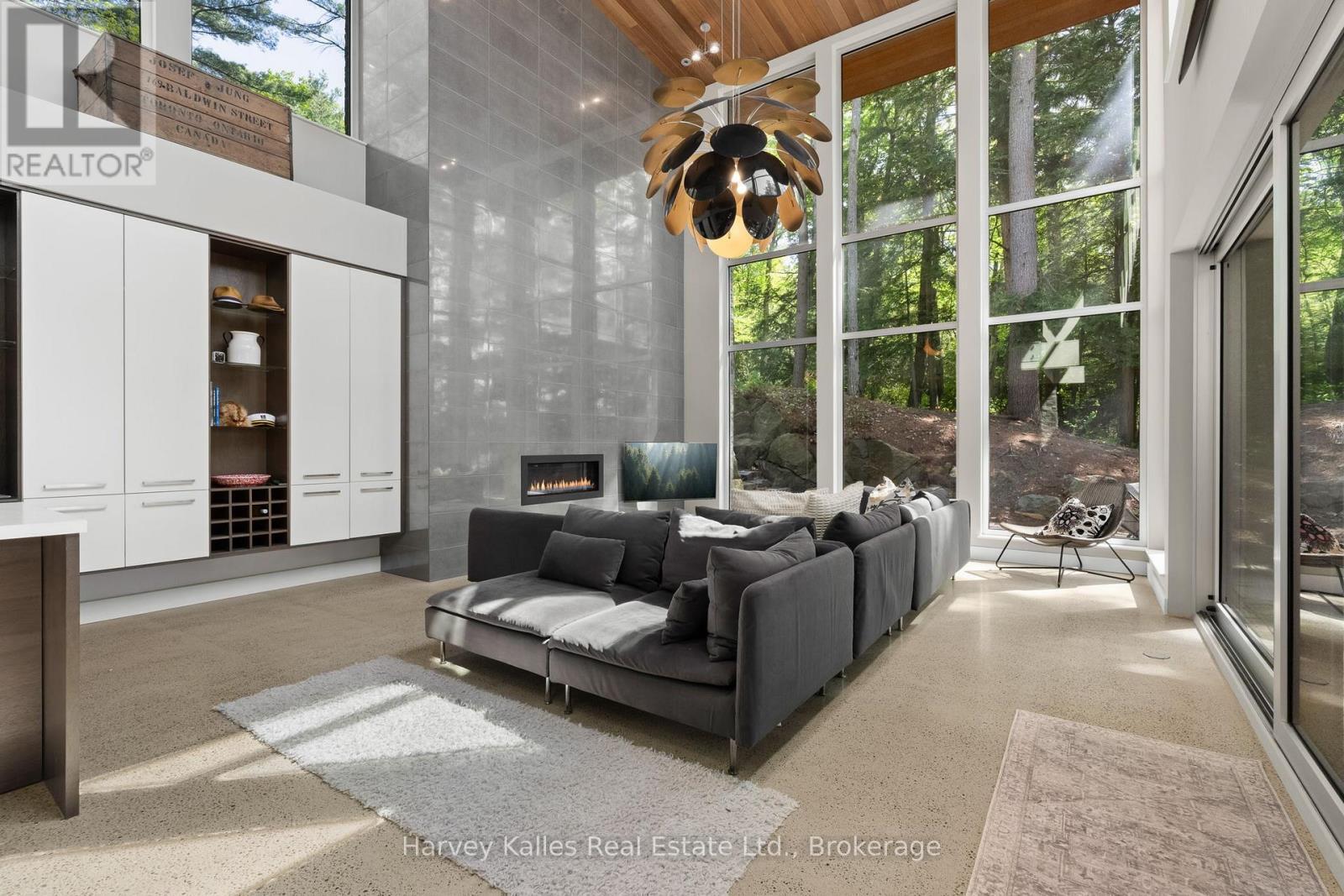 Living room with fireplace - 43 Houston Lane, Seguin, ON
