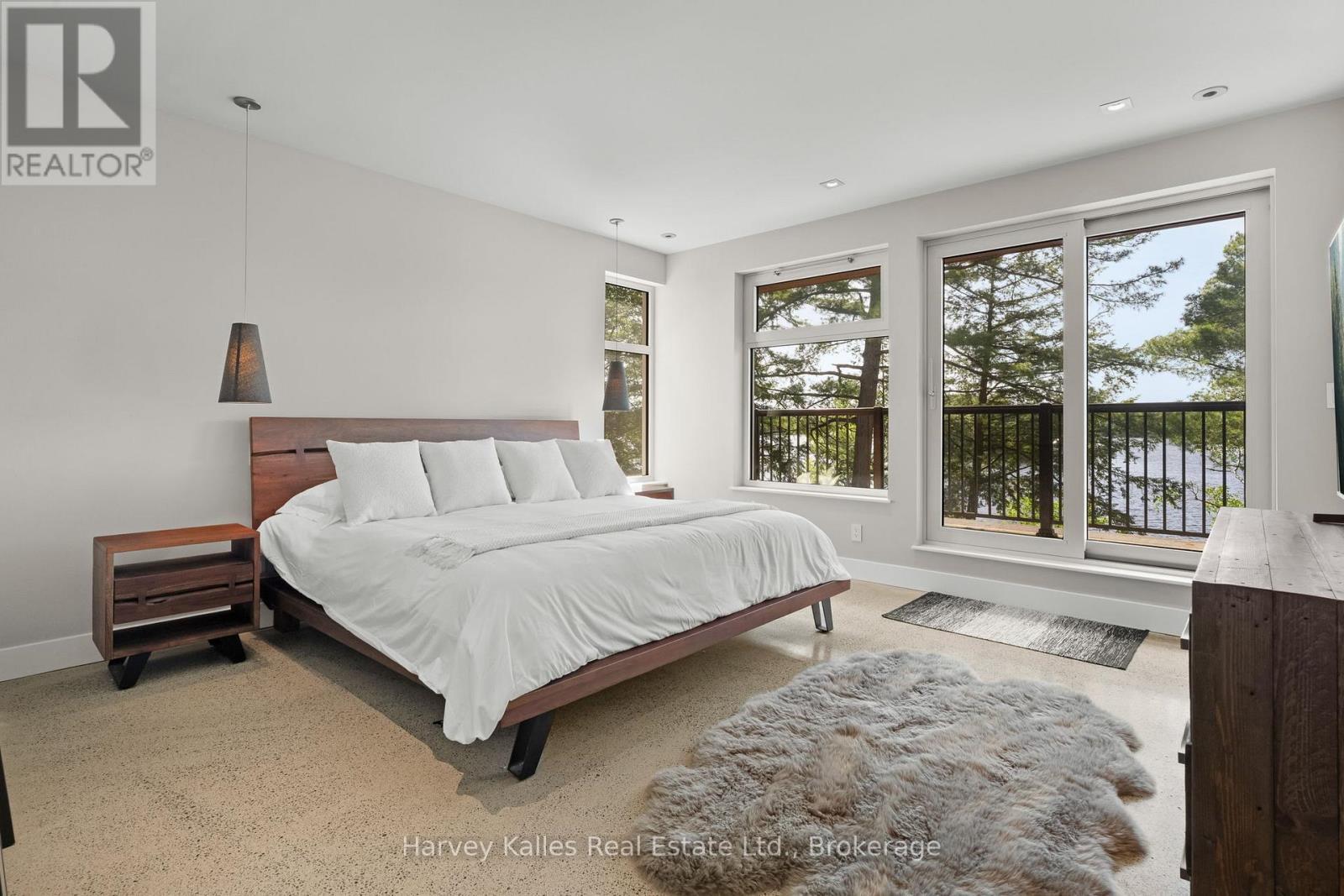 2nd primary suite with 5pc bath & w/i closet - 43 Houston Lane, Seguin, ON