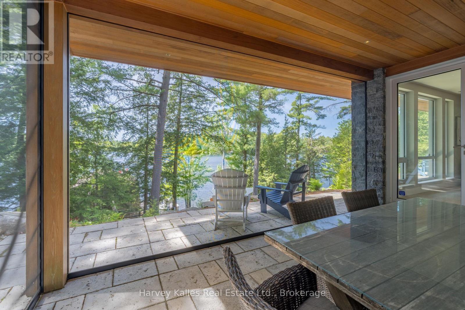 Retractable power screens on patio - 43 Houston Lane, Seguin, ON