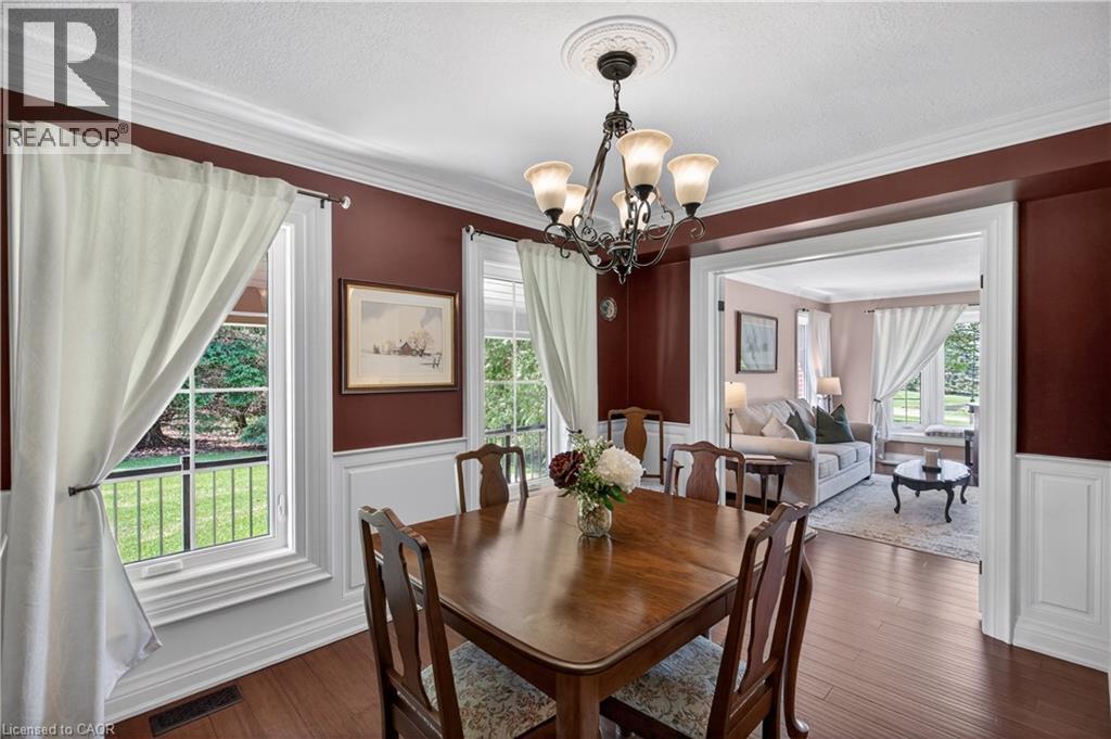 2264 Britannia Road, Burlington, ON - Indoor Photo Showing Dining Room
