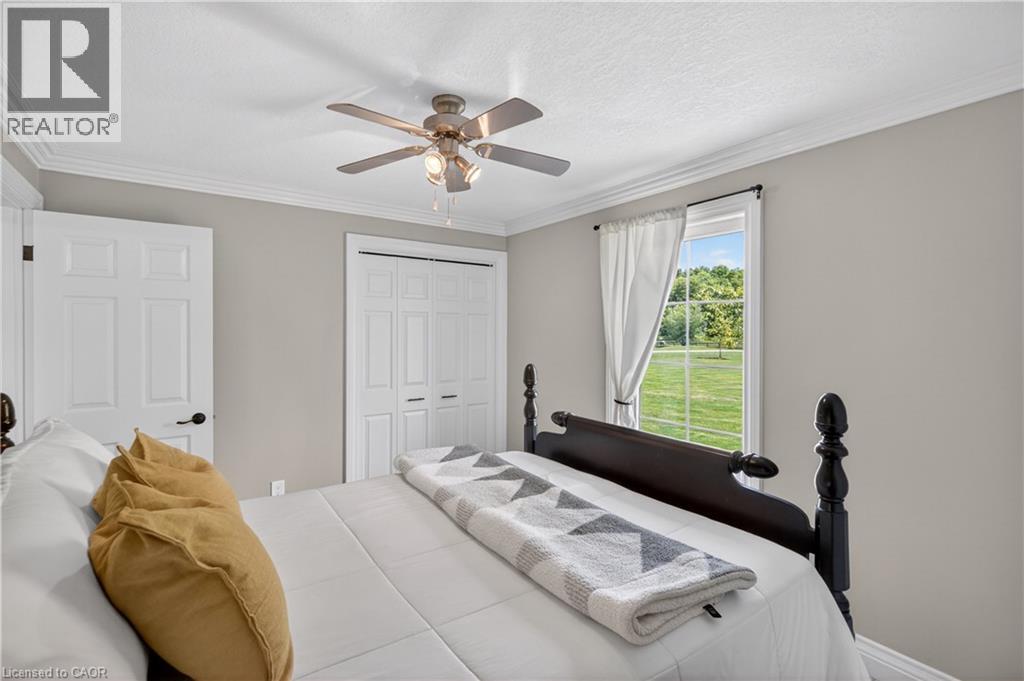 2264 Britannia Road, Burlington, ON - Indoor Photo Showing Bedroom