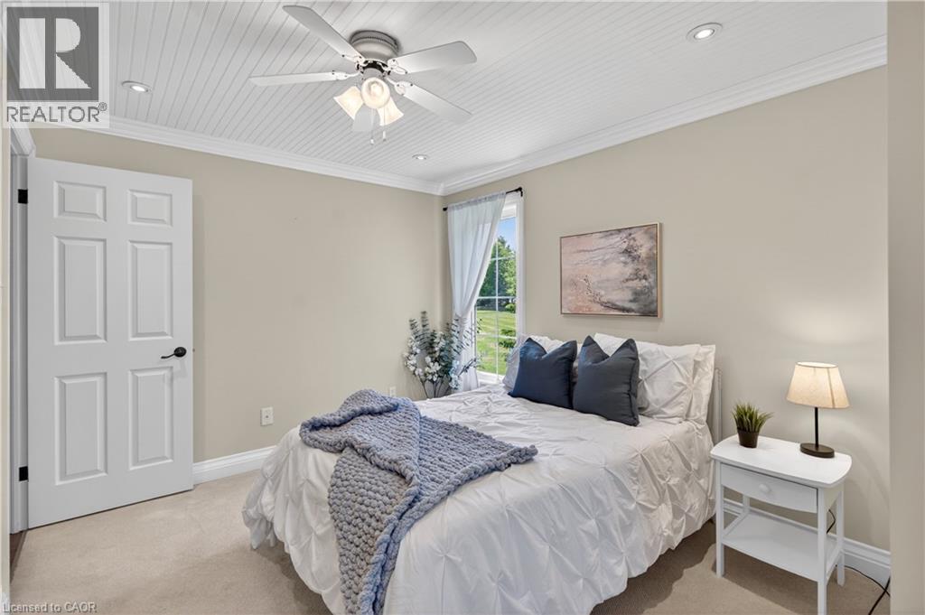 2264 Britannia Road, Burlington, ON - Indoor Photo Showing Bedroom