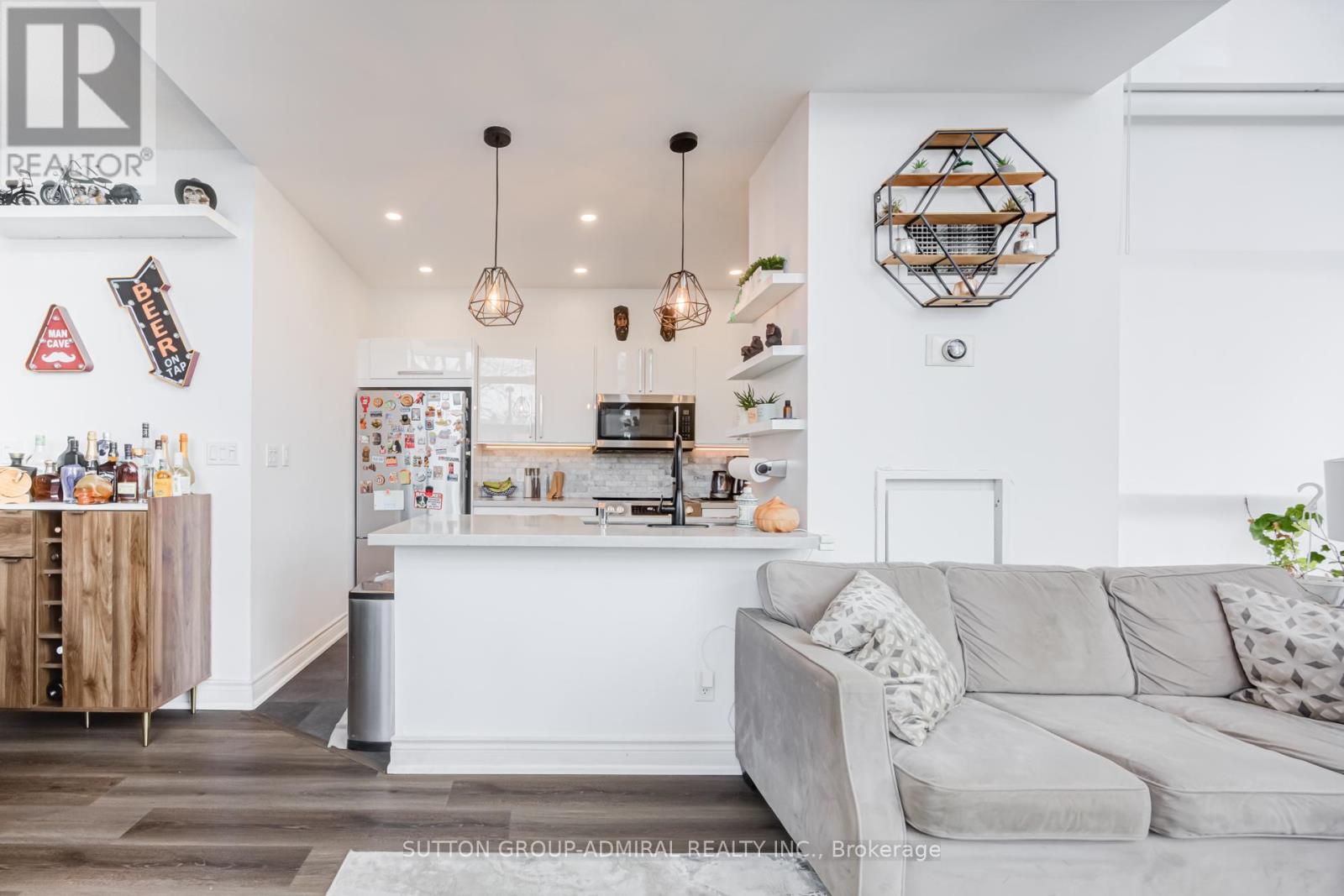 119 - 200 Manitoba Street, Toronto, ON