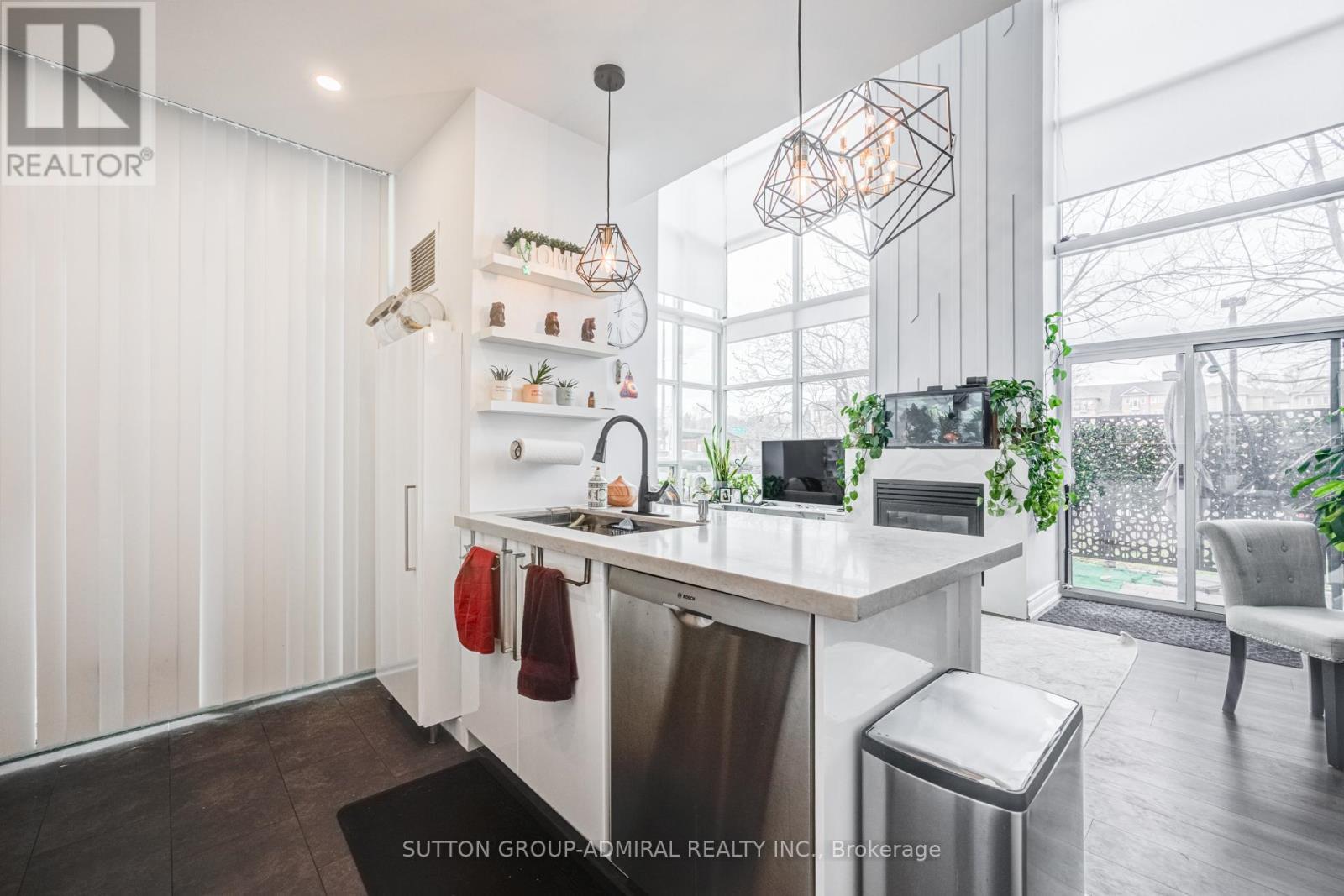 119 - 200 Manitoba Street, Toronto, ON