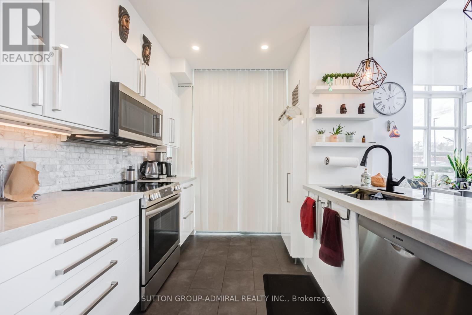 119 - 200 Manitoba Street, Toronto, ON
