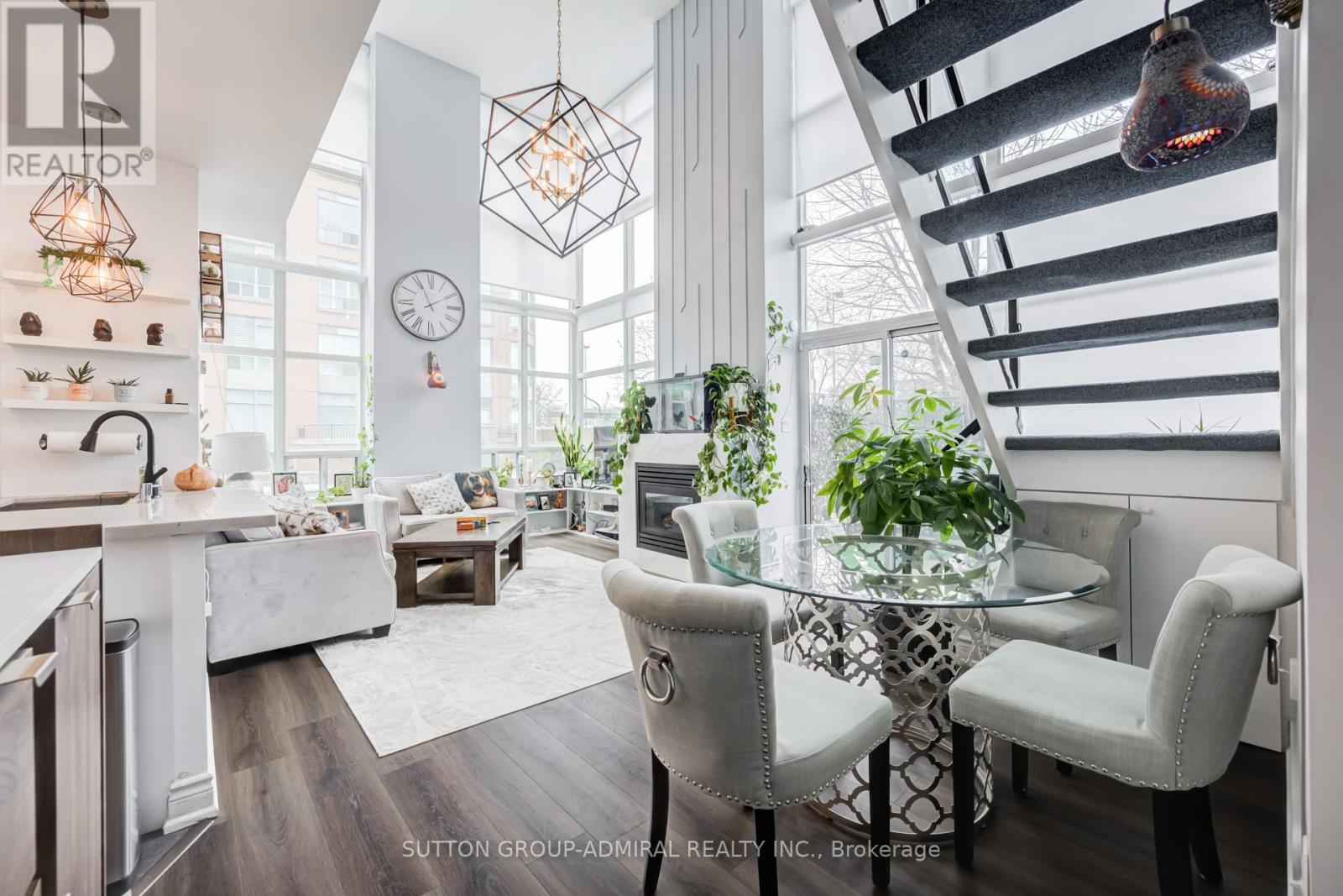 119 - 200 Manitoba Street, Toronto, ON