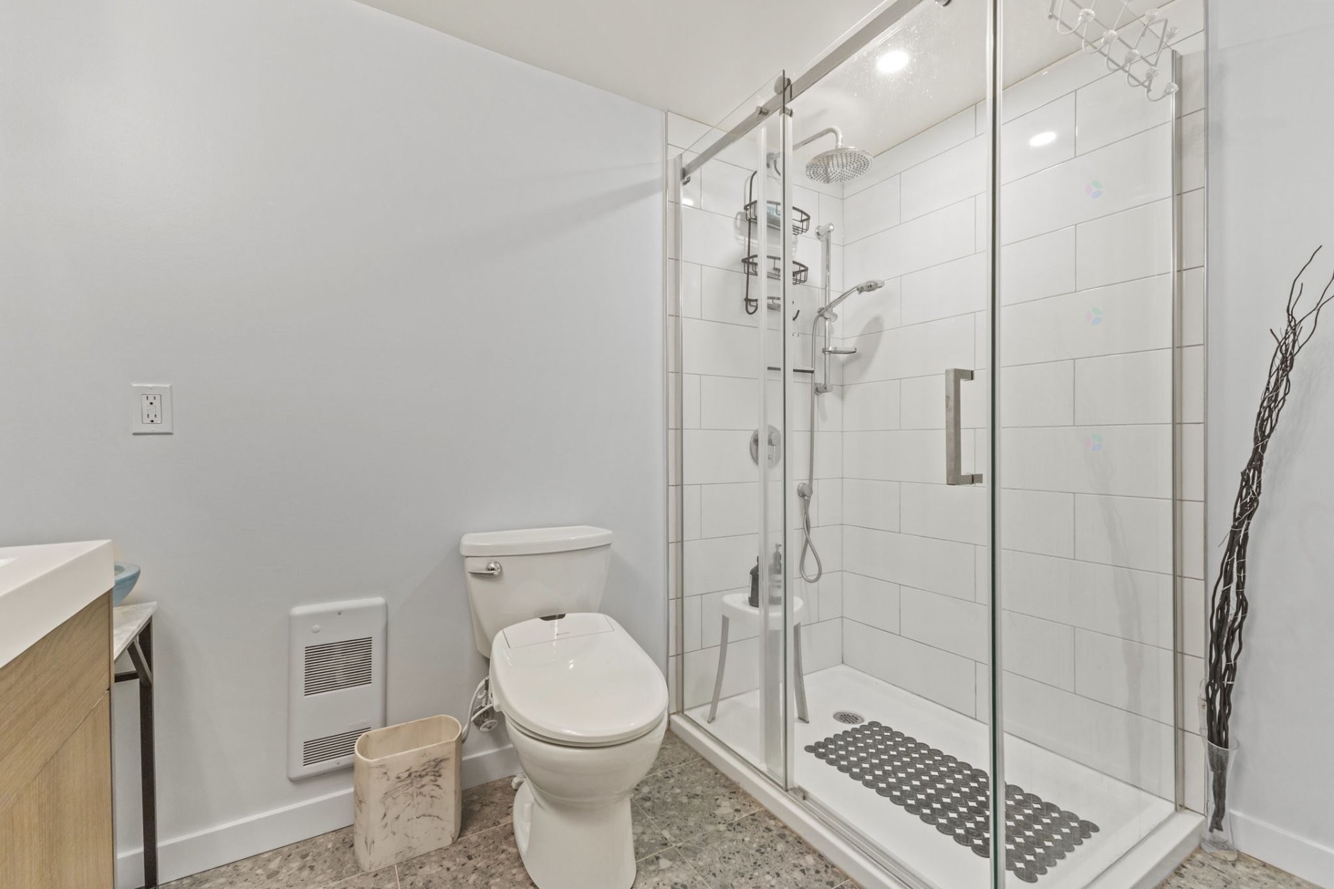 Bathroom - 1-80 Boul. Louise-Campagna, Gatineau (Hull), QC