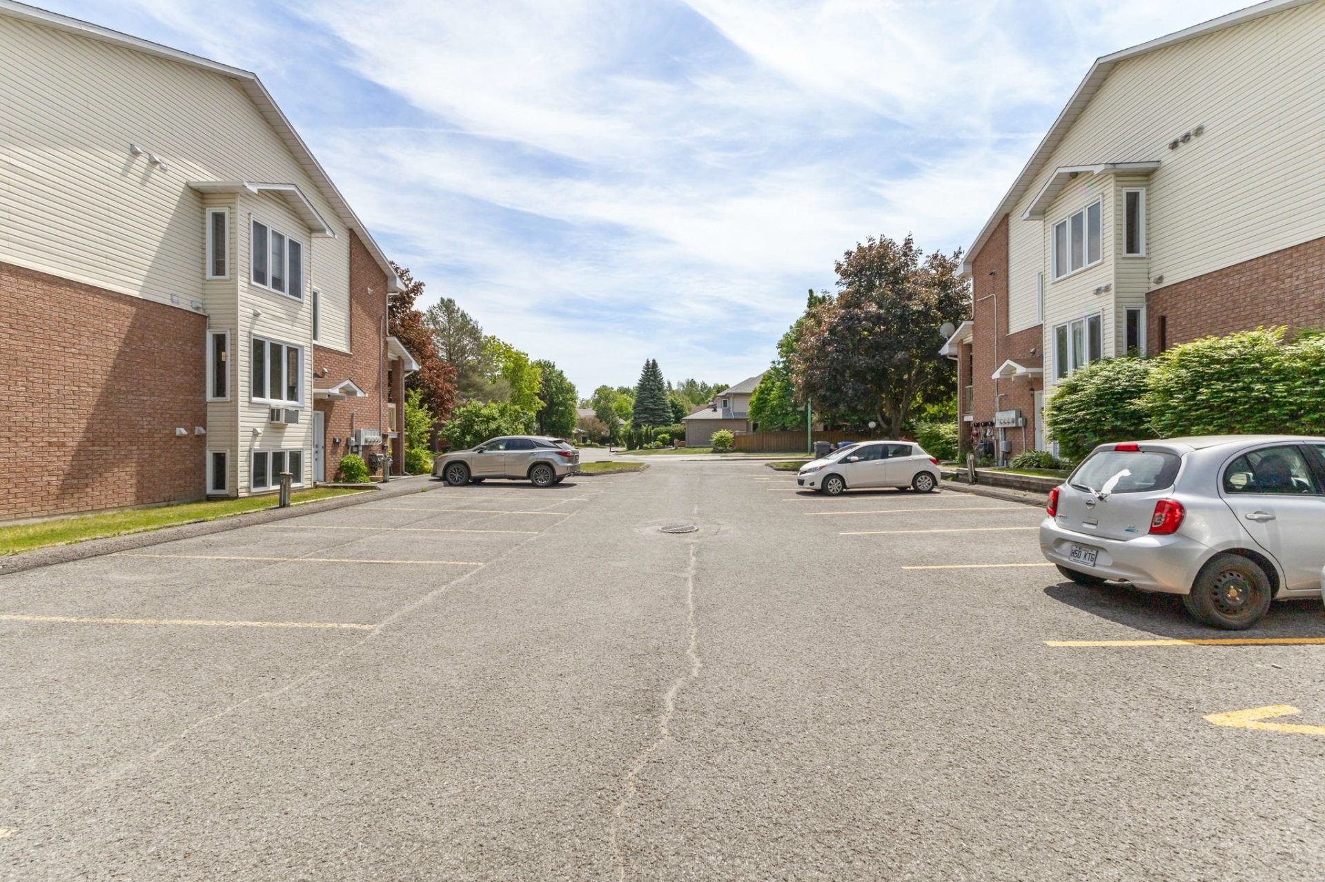 Parking - 1-80 Boul. Louise-Campagna, Gatineau (Hull), QC