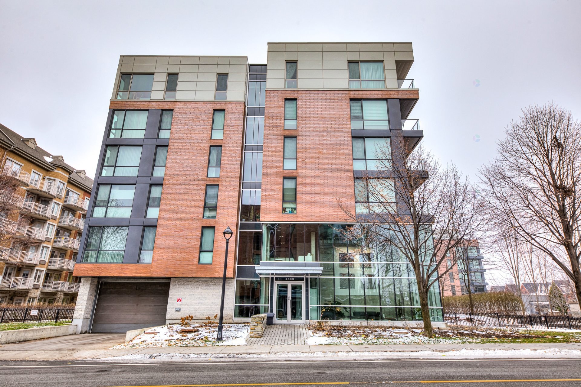Front of Structure - 606-2480 Rue Des Nations, Montréal (Saint-Laurent), QC