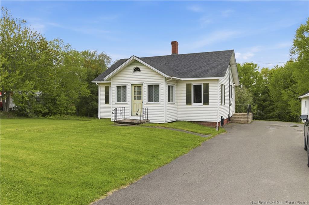 305 Pleasant Dr, Minto, NB