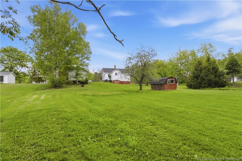 305 Pleasant Dr, Minto, NB