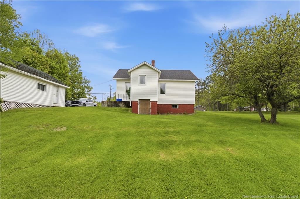 305 Pleasant Dr, Minto, NB