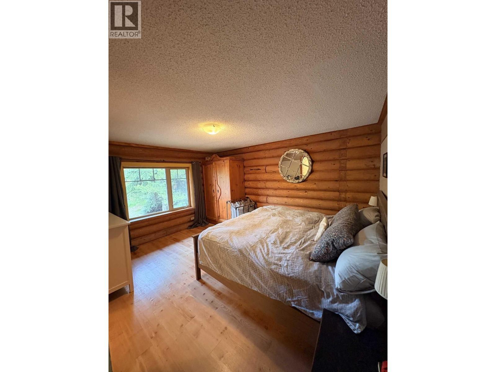 330 Reid Drive, Vanderhoof, BC - Indoor Photo Showing Bedroom