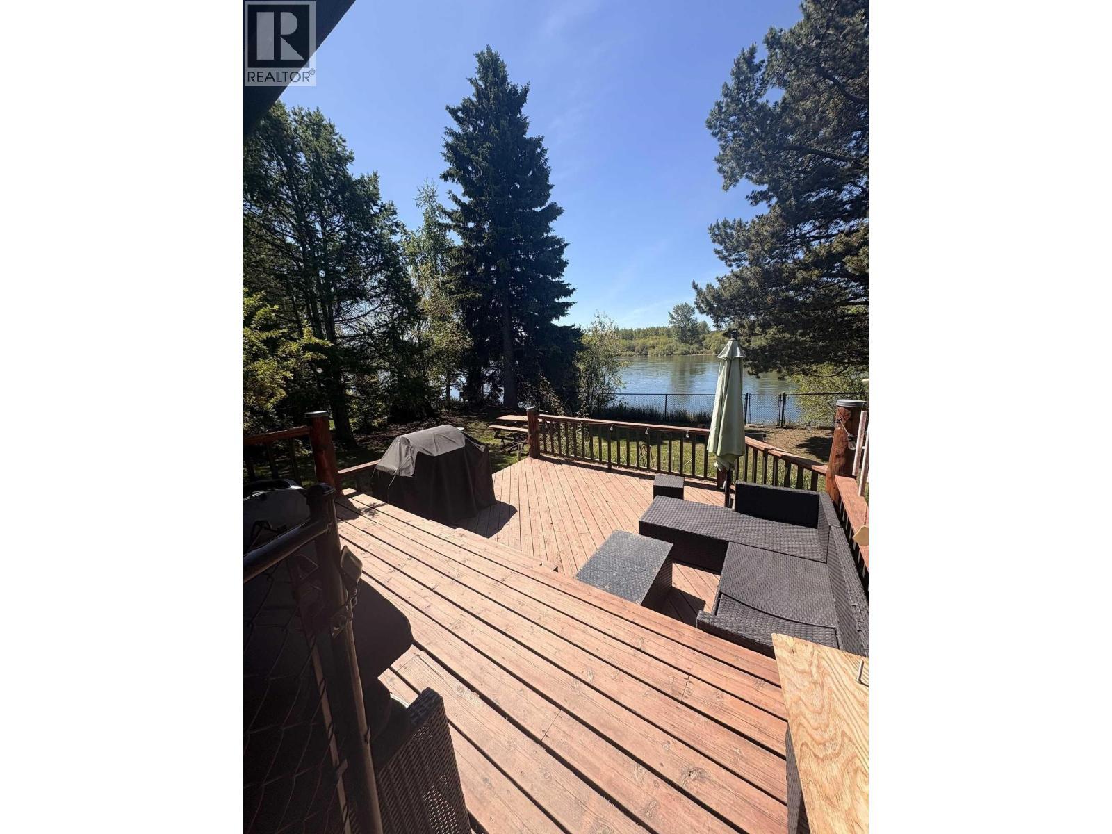 330 Reid Drive, Vanderhoof, BC - Outdoor