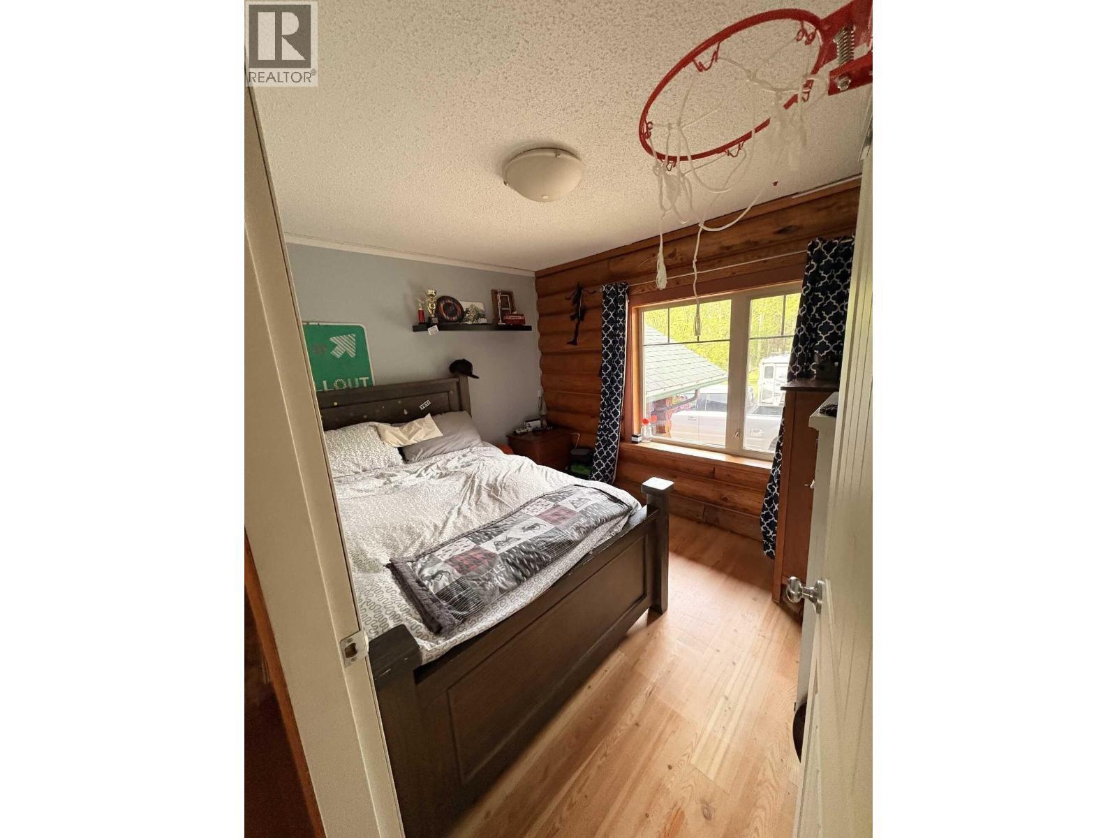 330 Reid Drive, Vanderhoof, BC - Indoor Photo Showing Bedroom