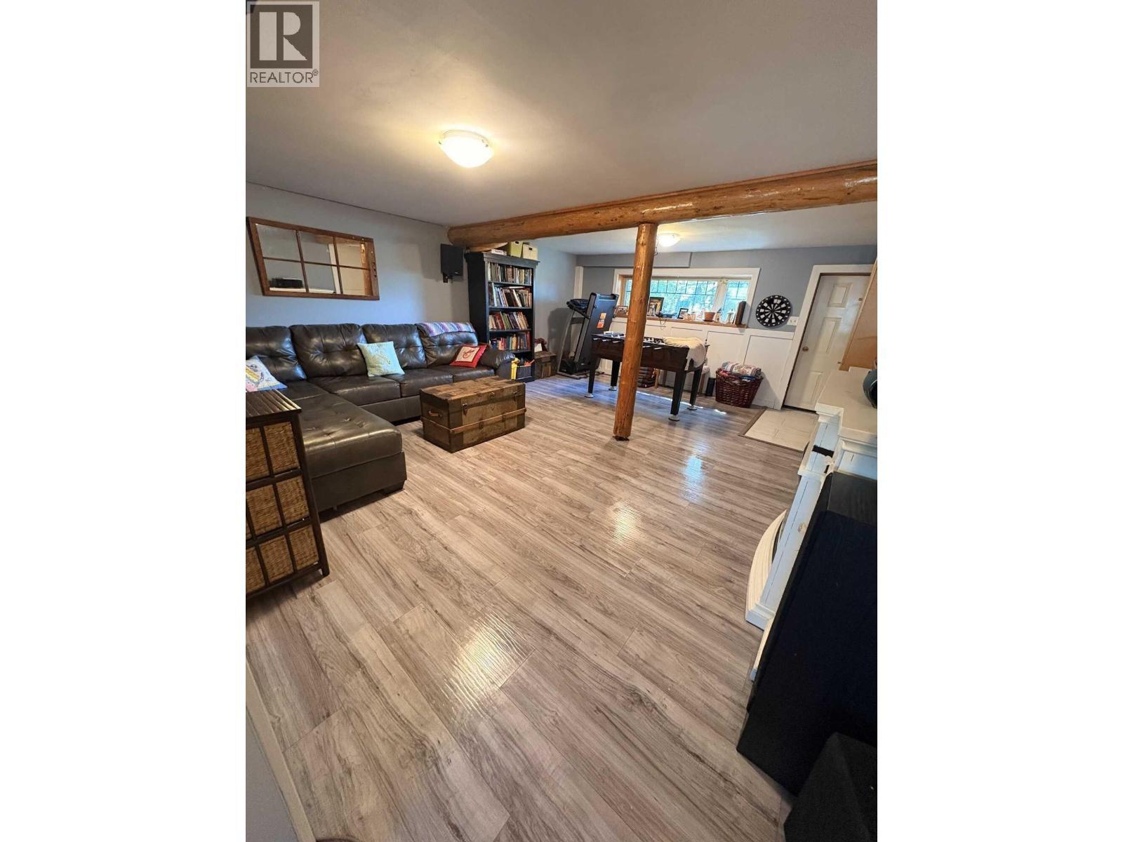 330 Reid Drive, Vanderhoof, BC - Indoor