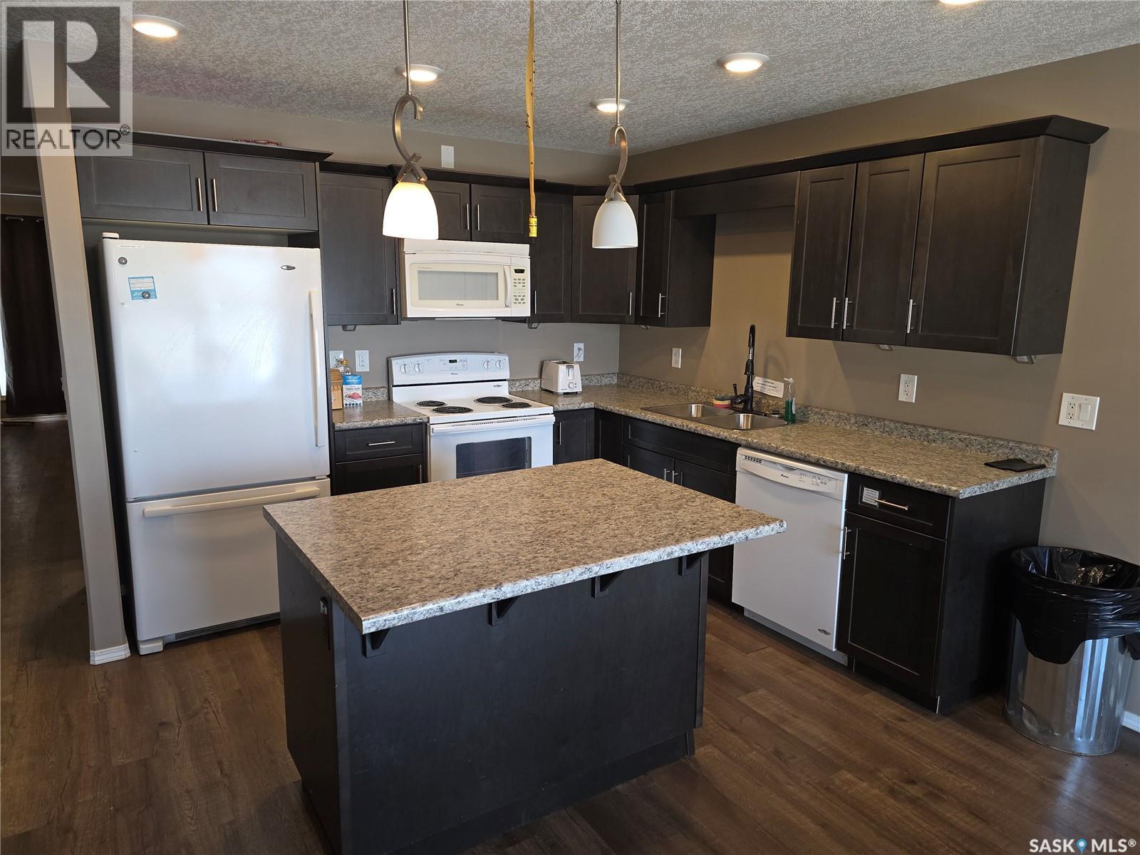 714 Columbia Avenue, Kerrobert, SK