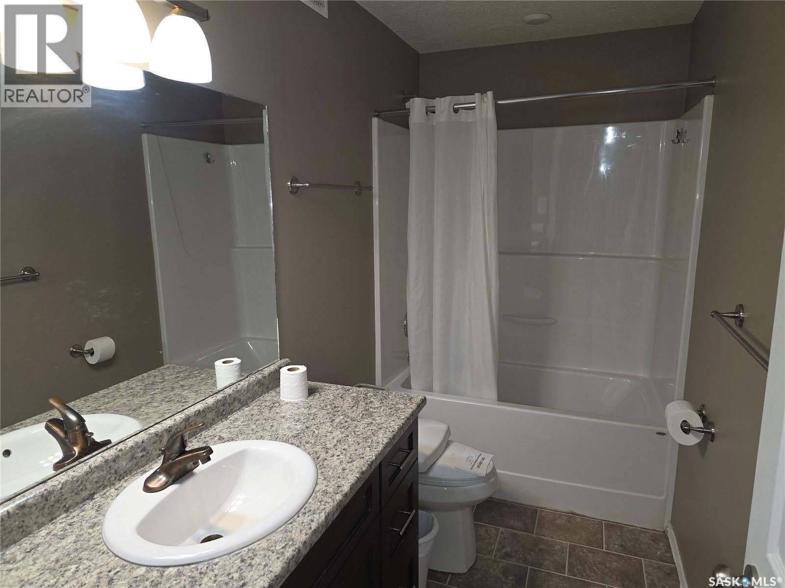 714 Columbia Avenue, Kerrobert, SK