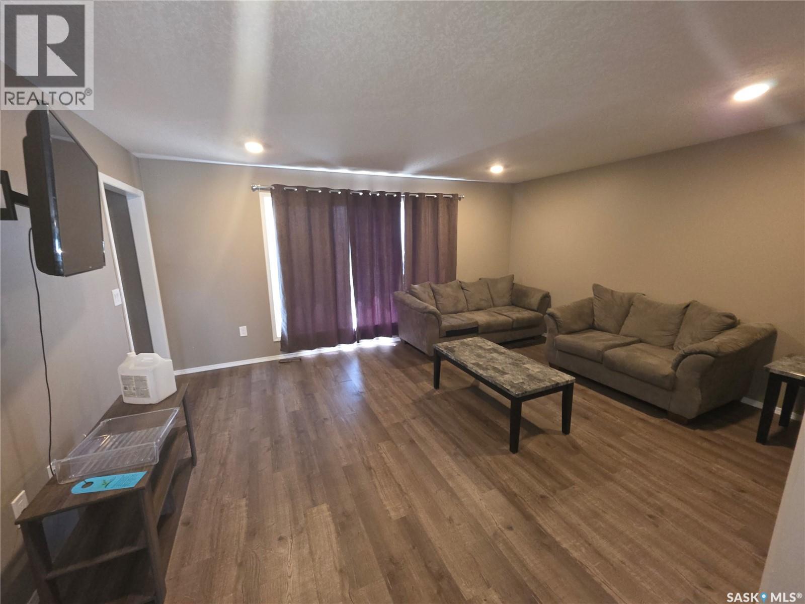 714 Columbia Avenue, Kerrobert, SK