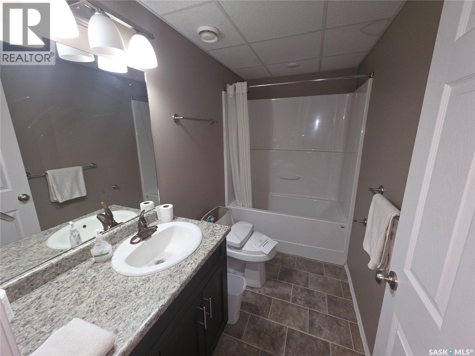 714 Columbia Avenue, Kerrobert, SK