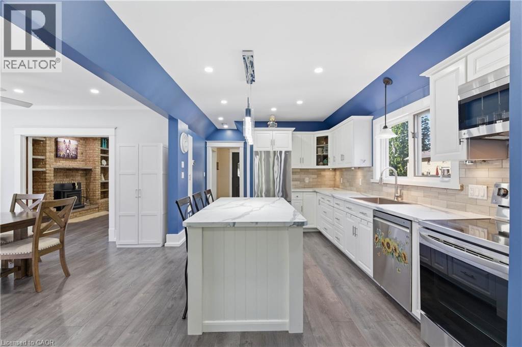 Kitchen - 199 Winstanley Street, Monkton, ON - Indoor Photo Showing Kitchen With Upgraded Kitchen