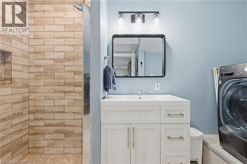 Main Floor 3 Piece Bathroom and Laundry Room - 199 Winstanley Street, Monkton, ON - Indoor Photo Showing Laundry Room