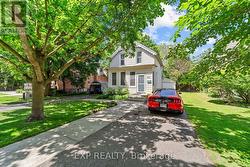 29 WINNIETT STREET Woodstock (Woodstock - North), ON N4S 5Z4