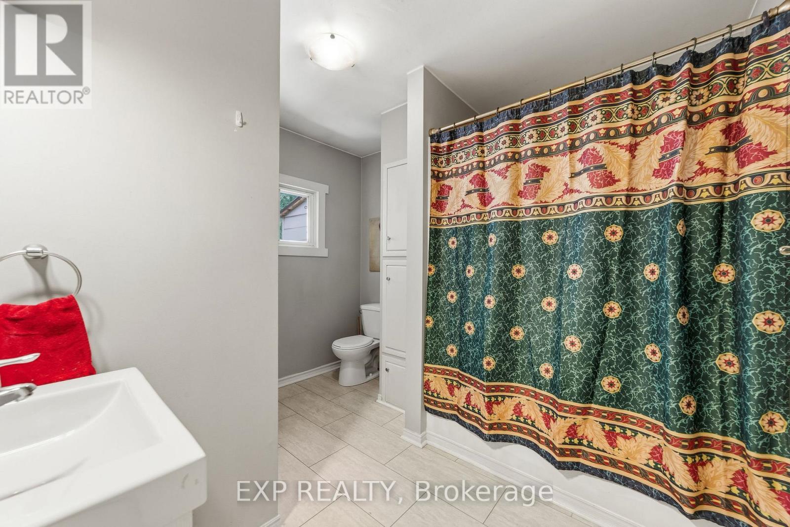29 Winniett Street, Woodstock (Woodstock - North), ON