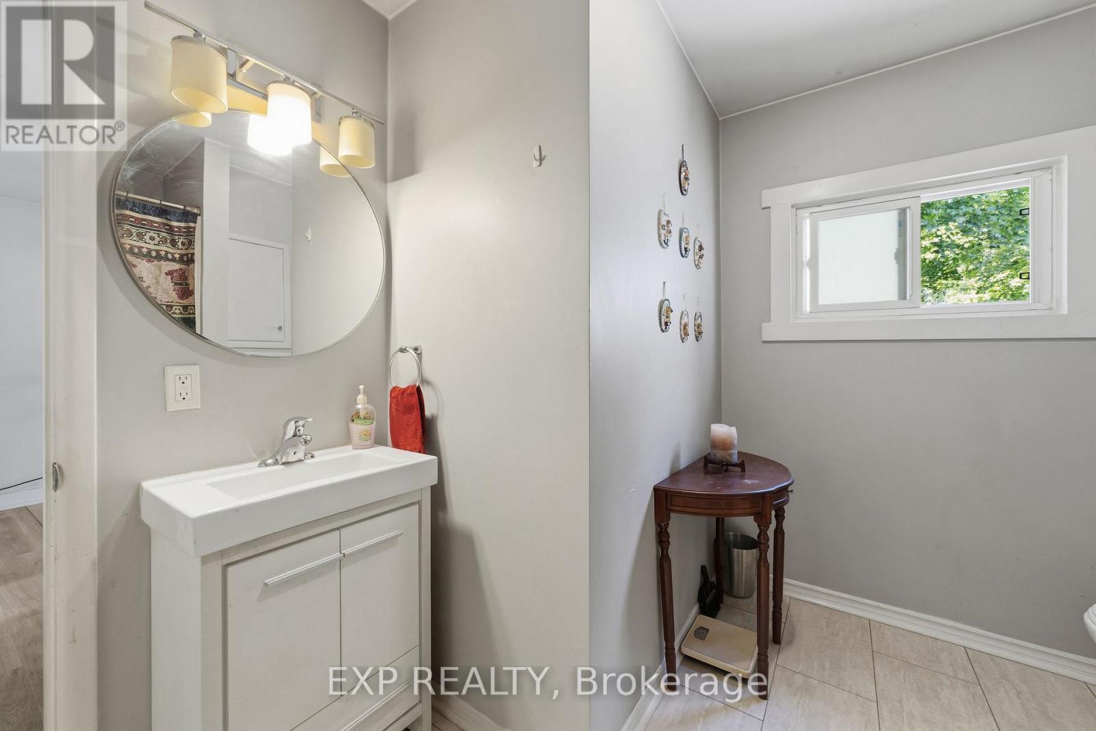 29 Winniett Street, Woodstock (Woodstock - North), ON