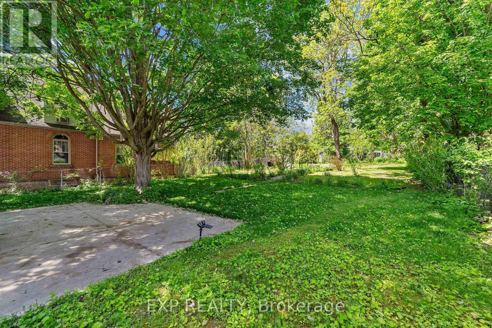 29 Winniett Street, Woodstock (Woodstock - North), ON