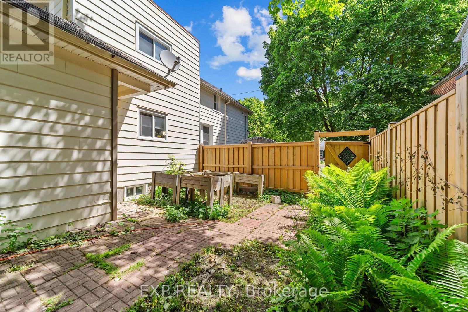 29 Winniett Street, Woodstock (Woodstock - North), ON