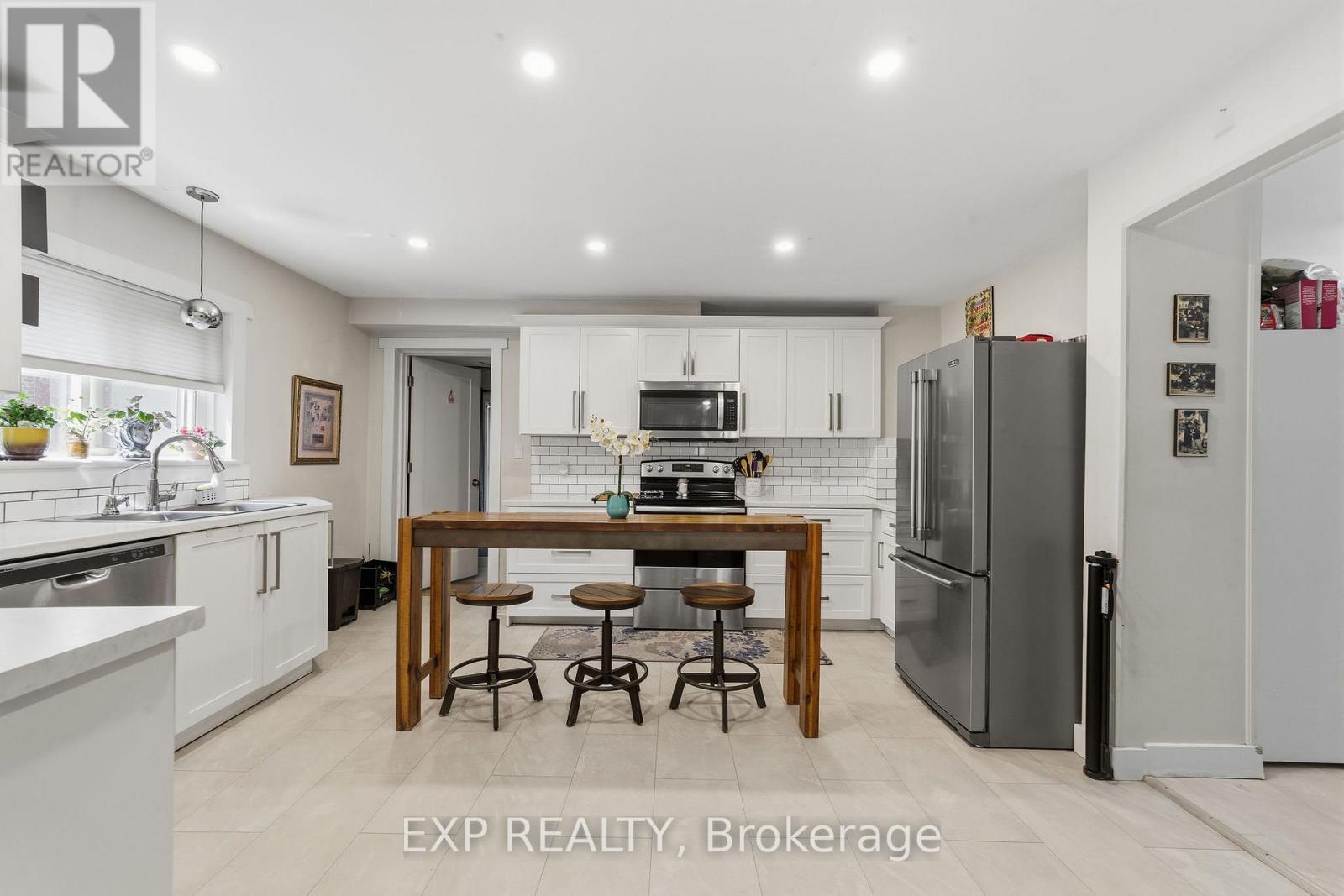 29 Winniett Street, Woodstock (Woodstock - North), ON