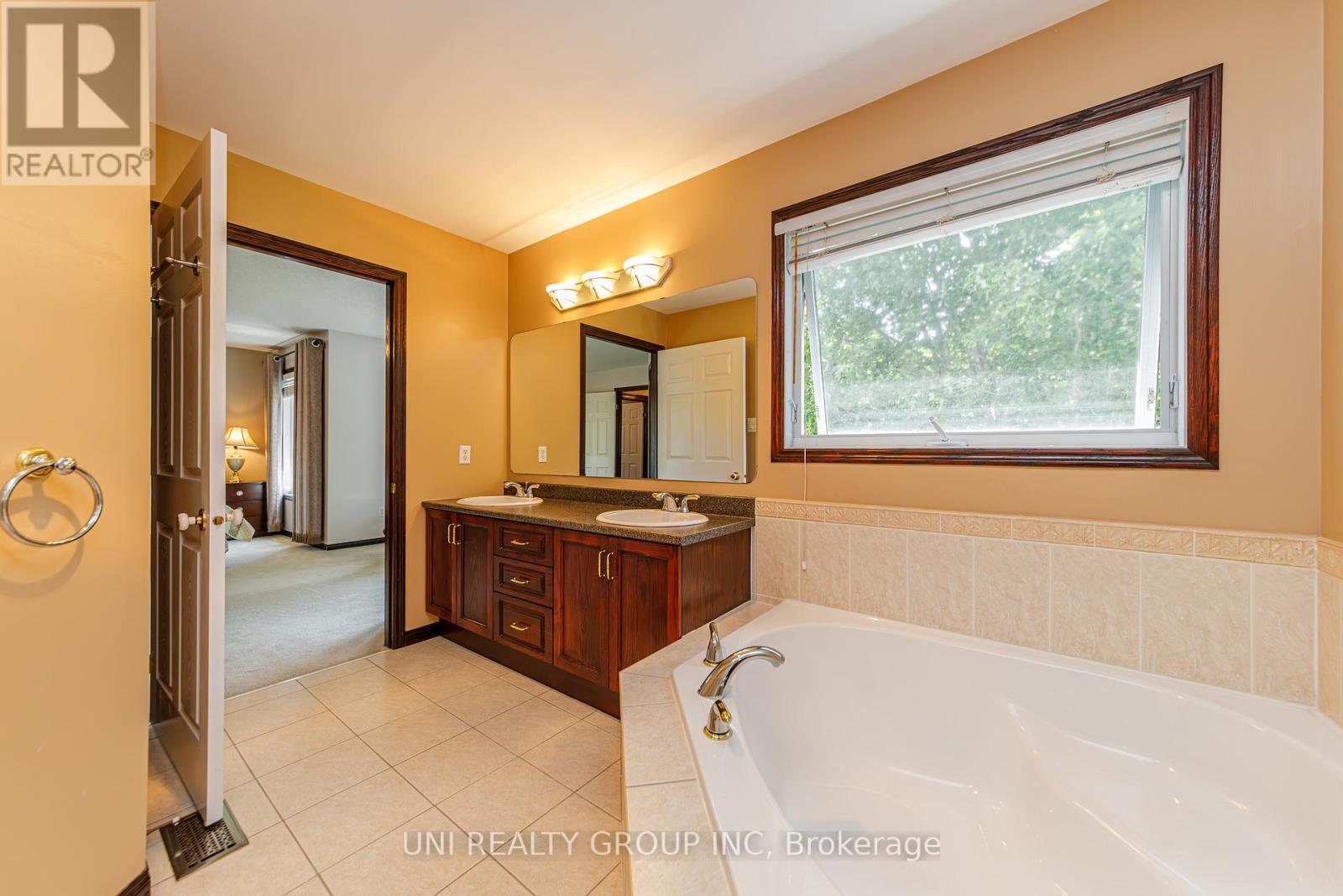 11 Langford Crescent, Ottawa, ON
