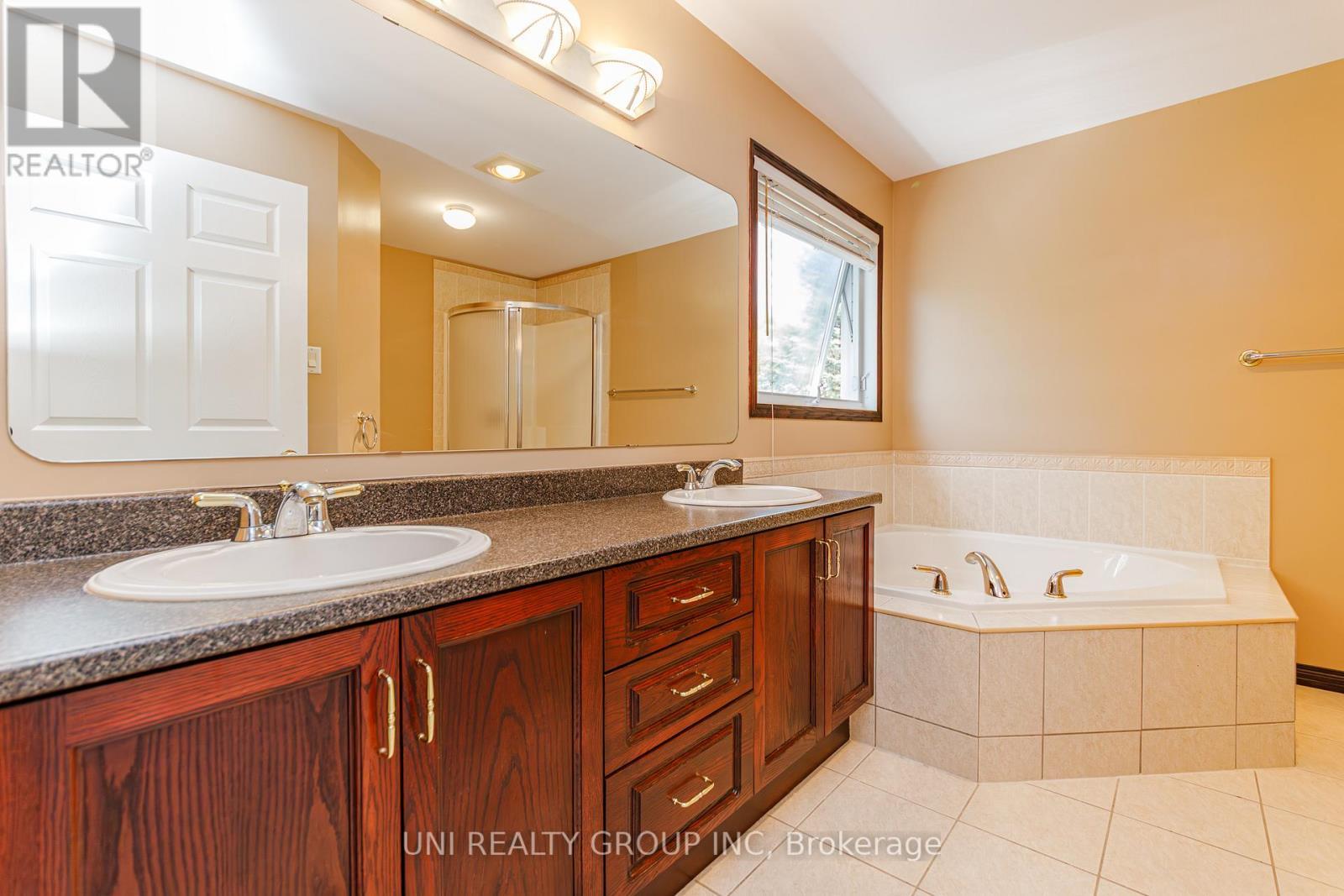 11 Langford Crescent, Ottawa, ON
