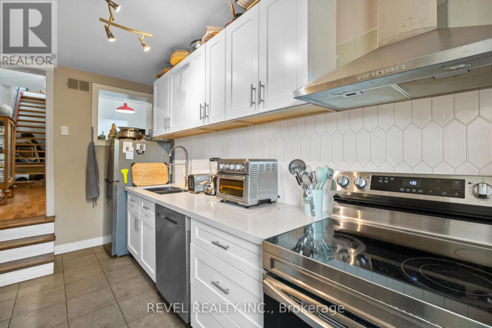 334 James Street N, Hamilton, ON
