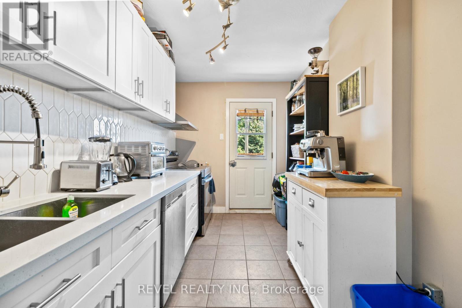 334 James Street N, Hamilton, ON