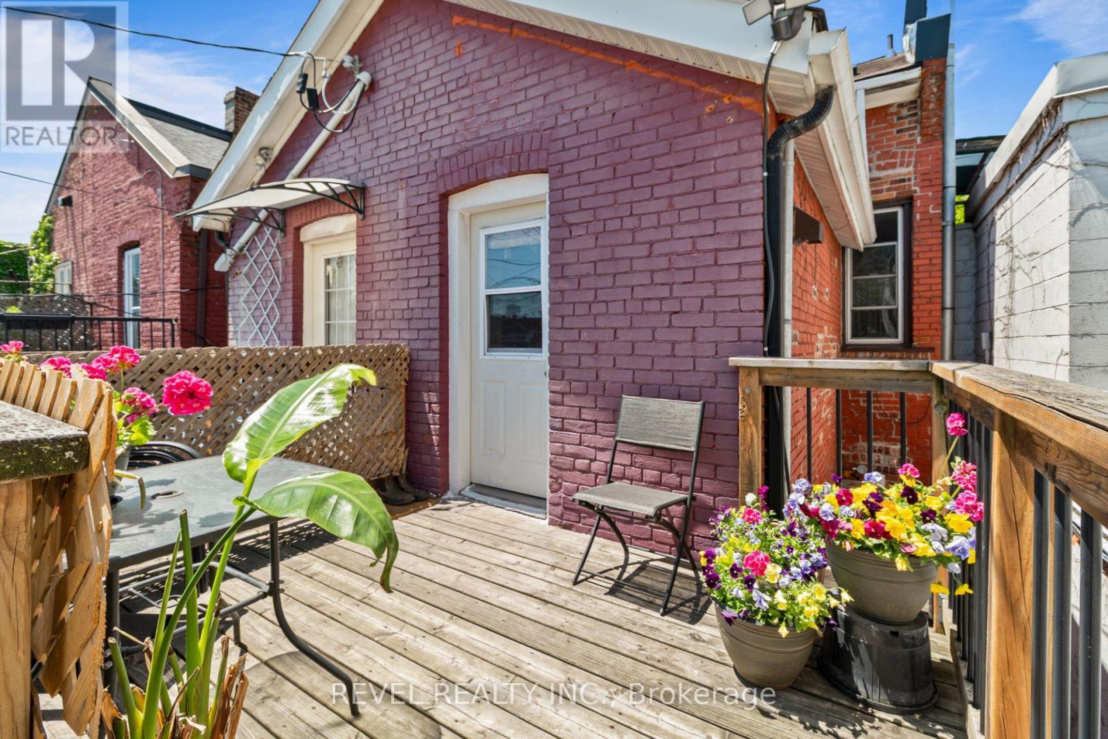 334 James Street N, Hamilton, ON