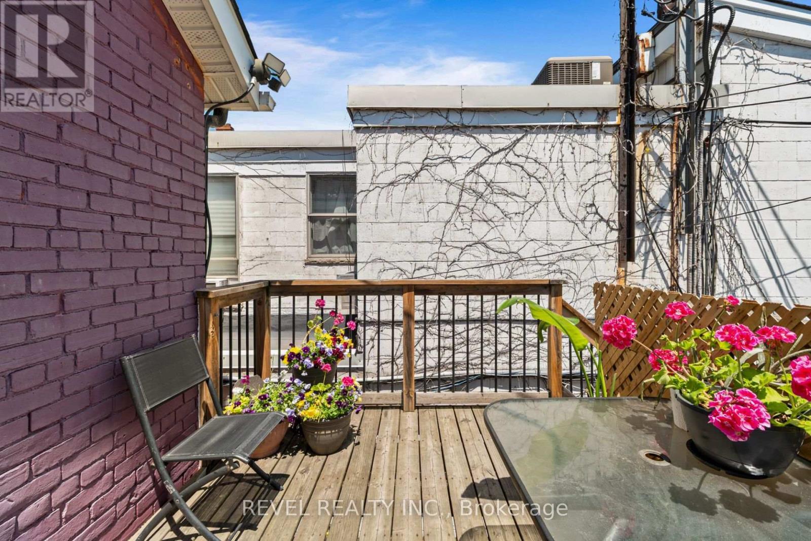 334 James Street N, Hamilton, ON