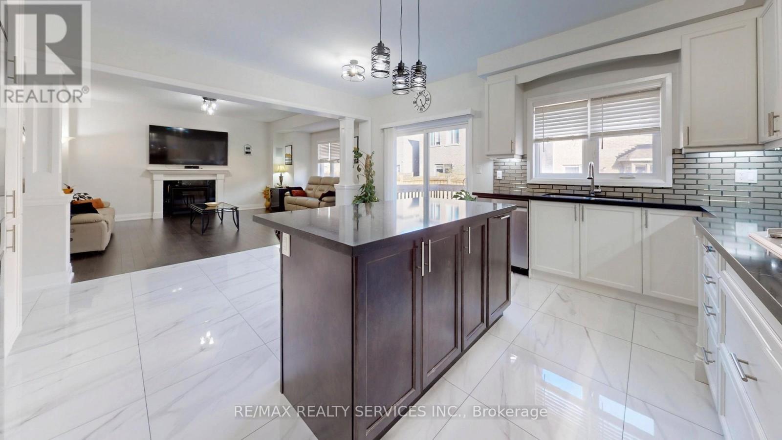15 Rolling Rock Way, Brampton, ON