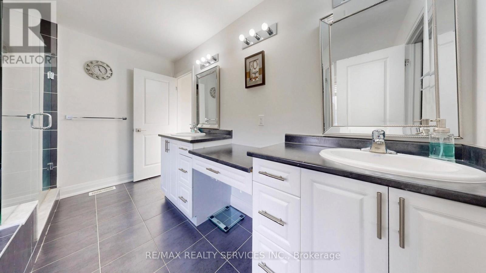 15 Rolling Rock Way, Brampton, ON