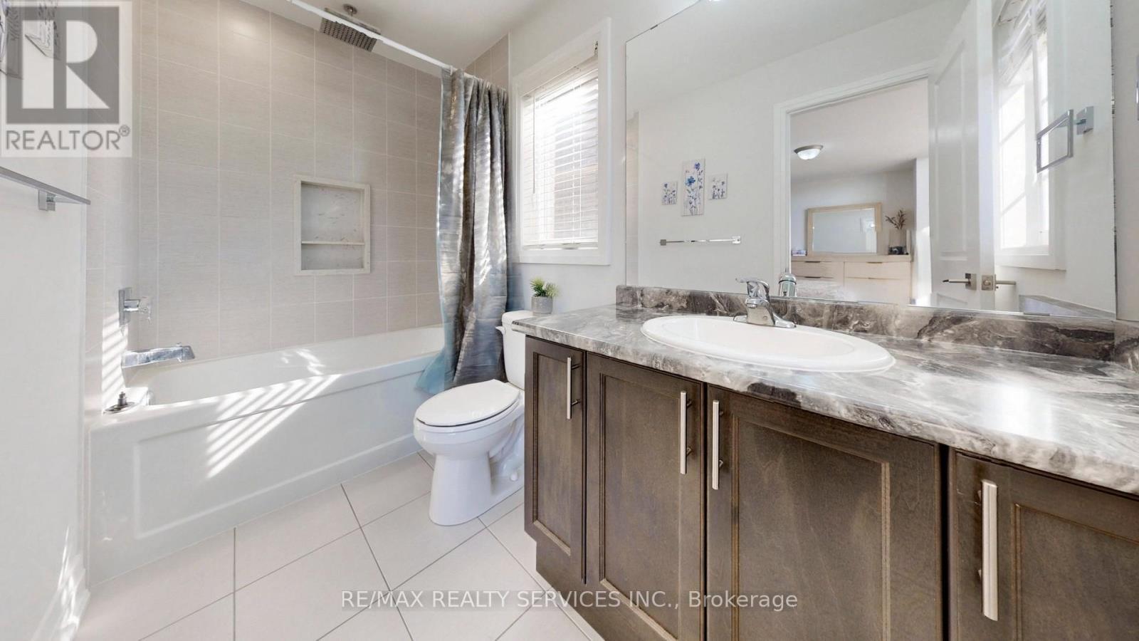 15 Rolling Rock Way, Brampton, ON