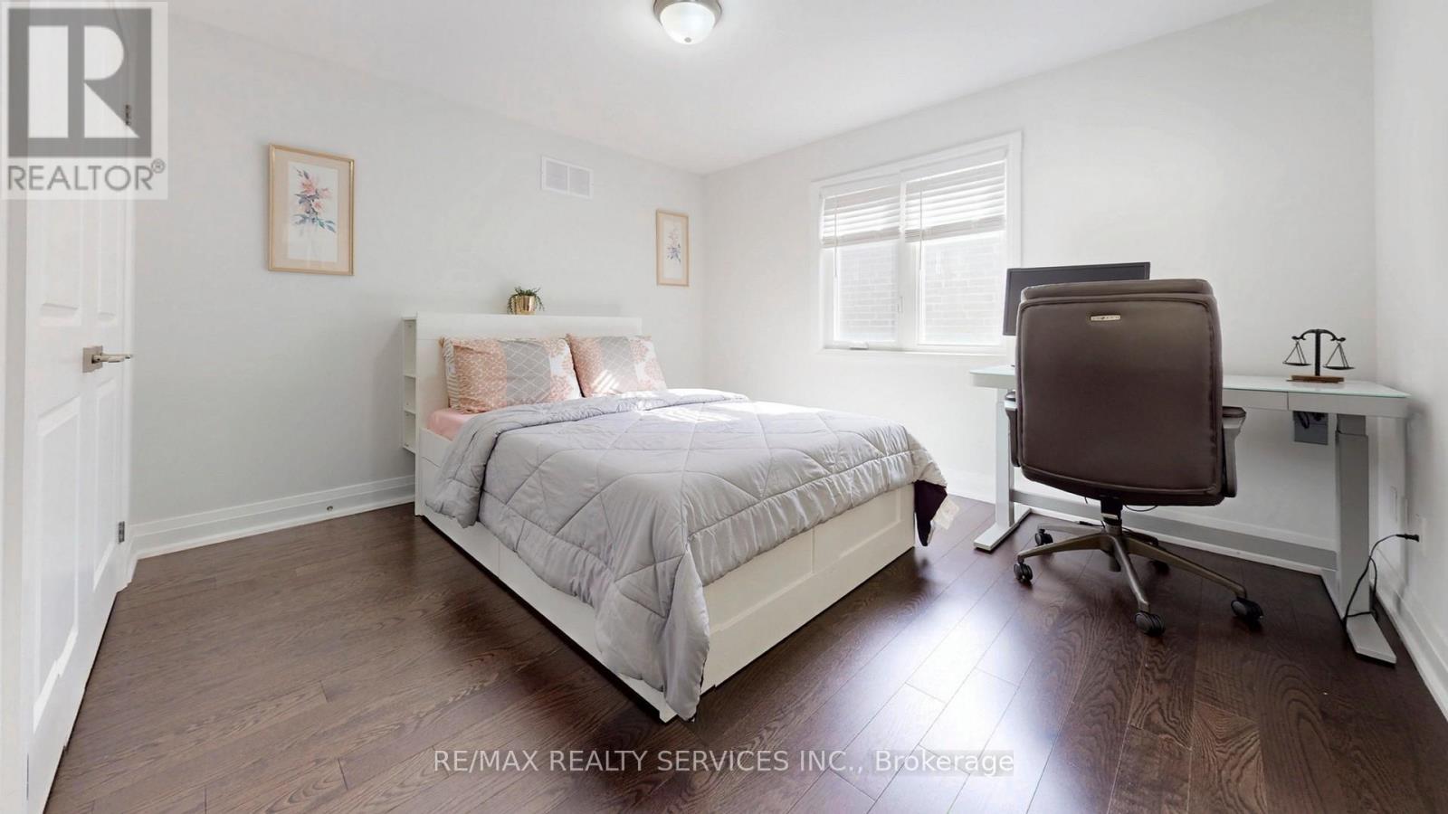 15 Rolling Rock Way, Brampton, ON