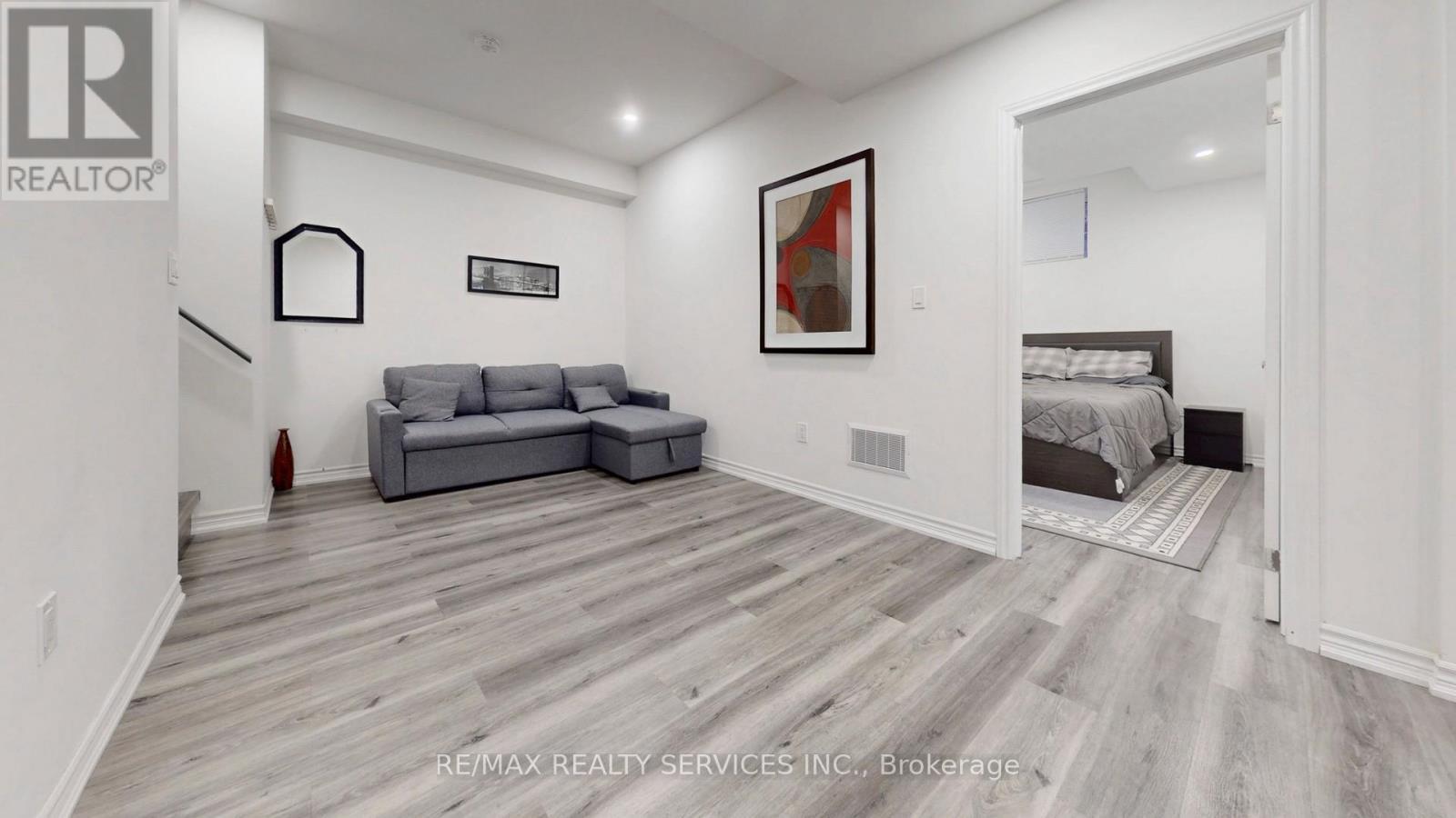 15 Rolling Rock Way, Brampton, ON