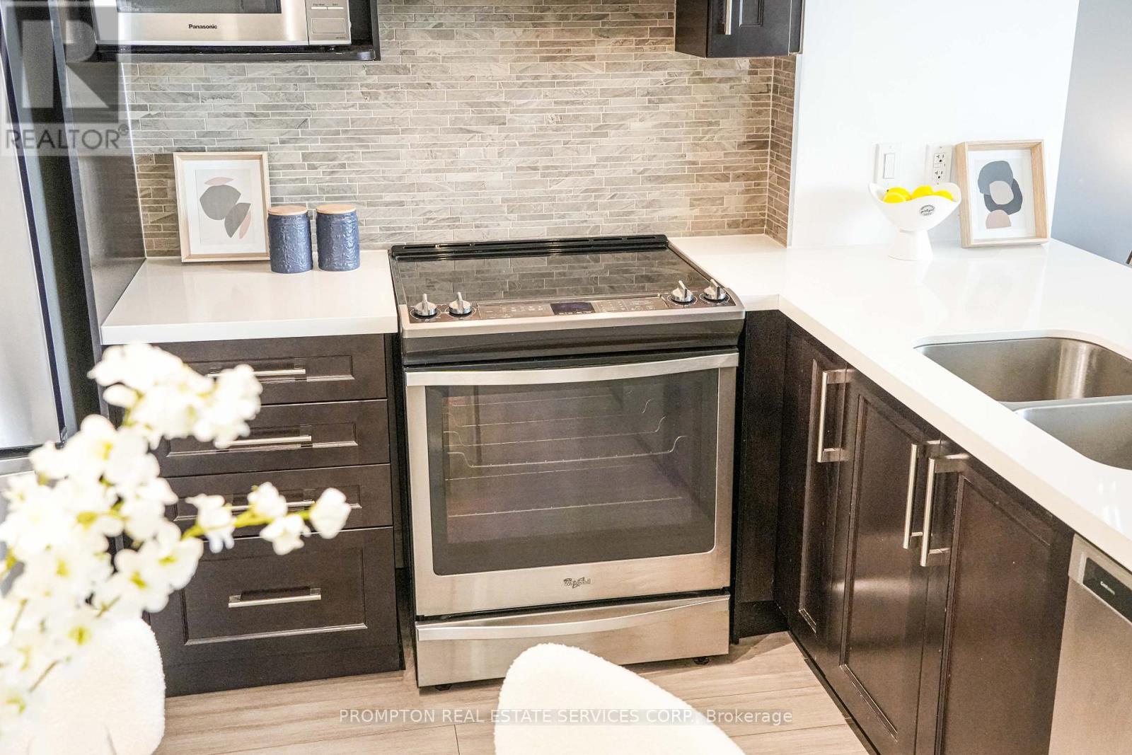 1208 - 38 Cedarland Drive, Markham, ON
