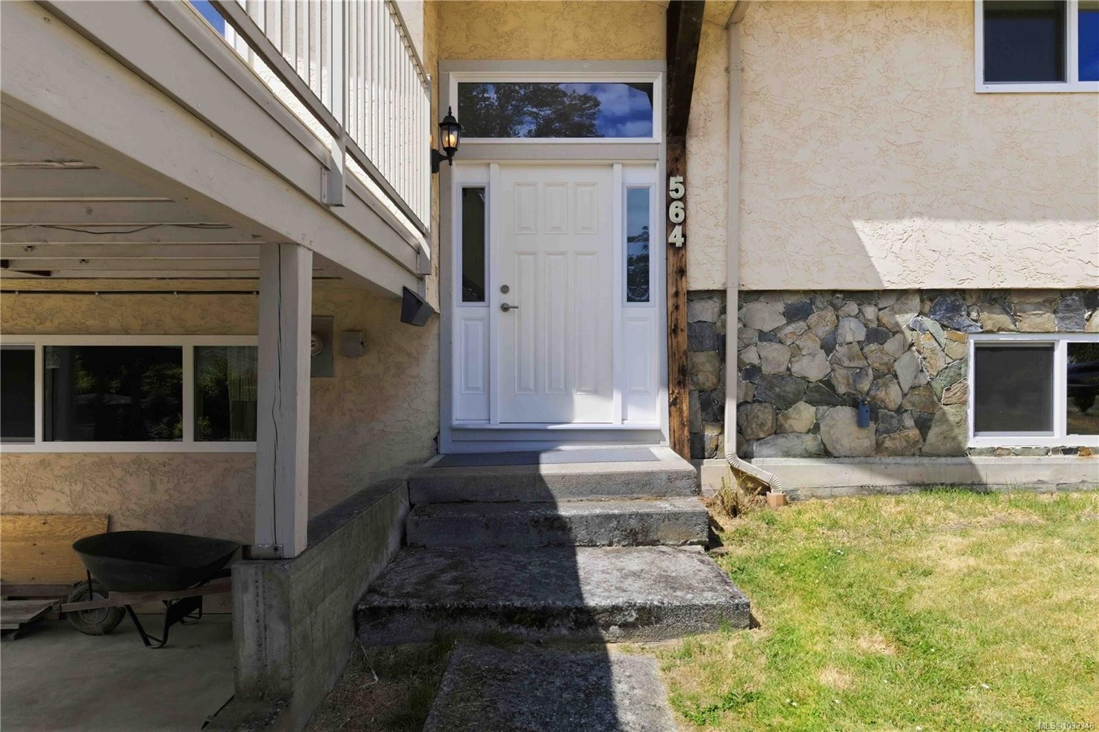 564 Oconnell Pl, Saanich, BC