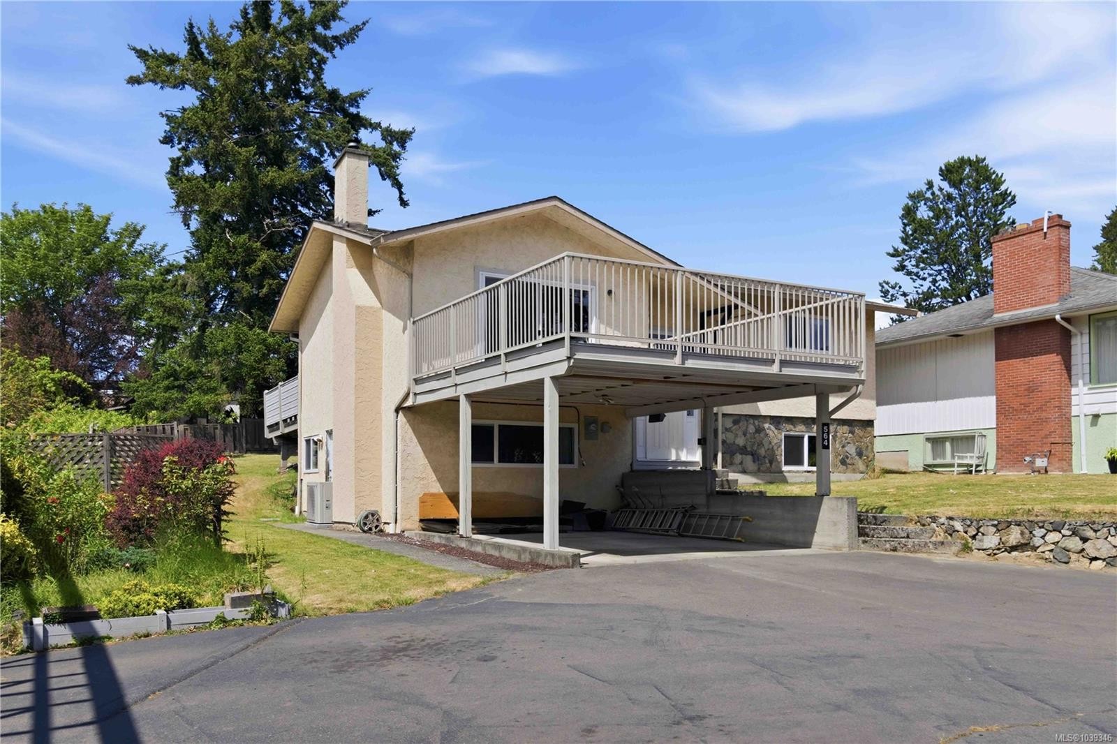564 Oconnell Pl, Saanich, BC