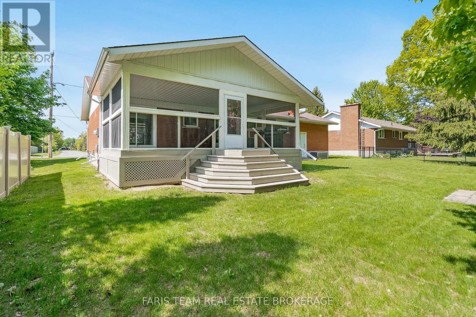 19 Maplegate Road, Tiny, ON